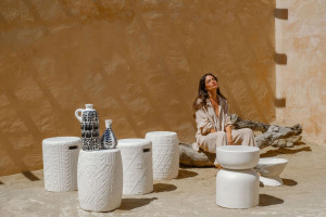 Низкий садовый стул из волокнистого бетона