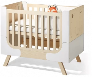 Richard Lampert Деревянная лакированная кроватка Famille garage