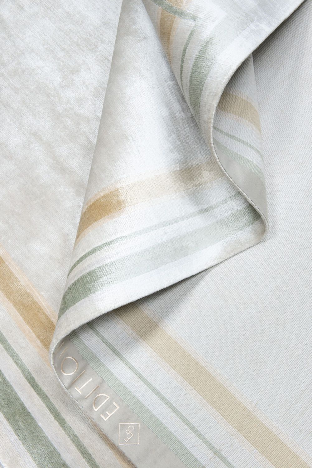 Прямоугольный шелковый ковер с геометрическим рисунком Edition Bougainville Чарльстон ARCH-00008669