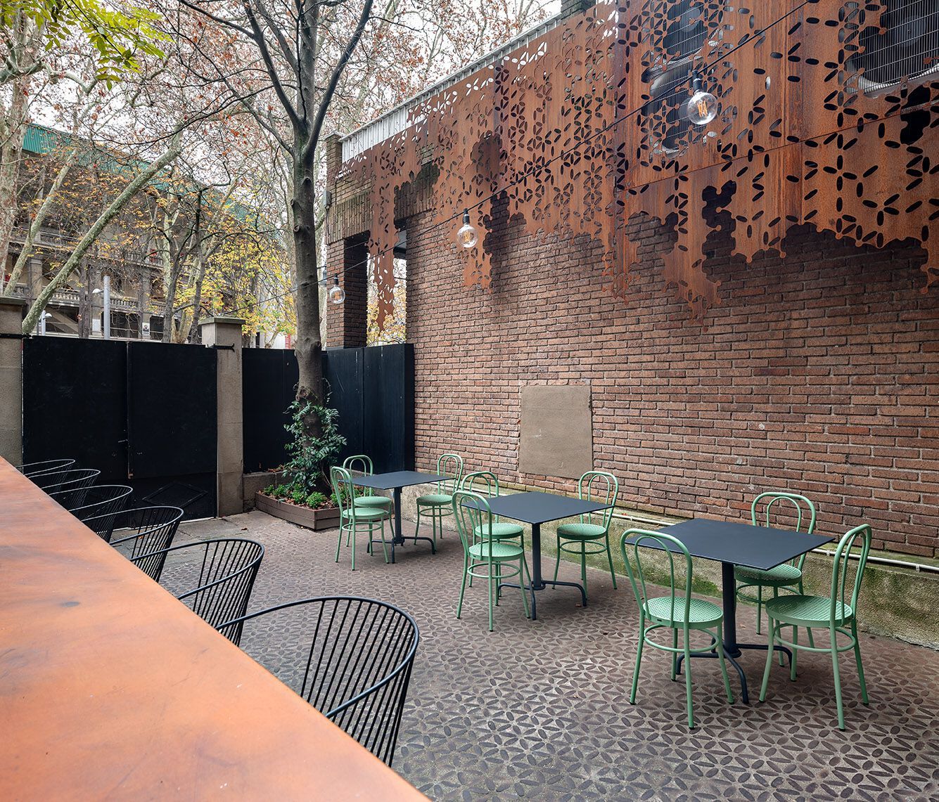 Квадратный садовый стол со стальным откидным верхом iSimar Muelle ARCH-00091903 - Вид №1