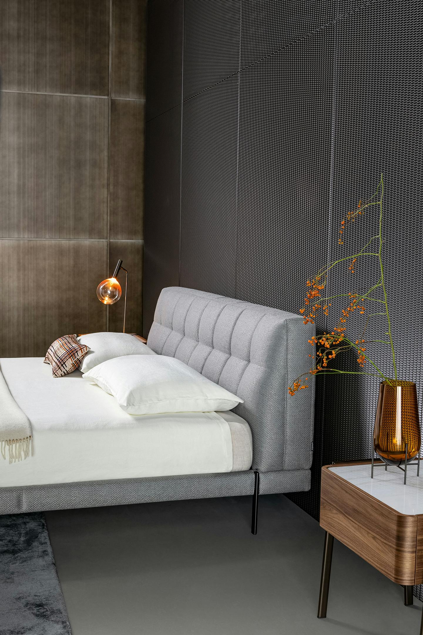 Двуспальная мягкая кровать из ткани BONALDO Джеймс ARCH-00078063 - Вид №1