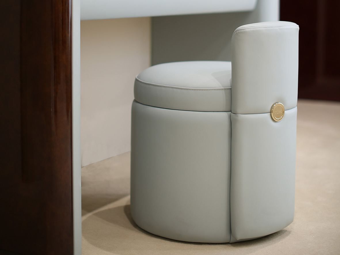 Круглый кожаный пуф Turri ARCH-00123211