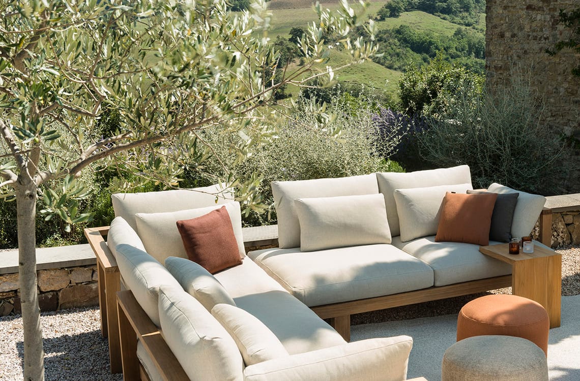 Журнальный столик из тикового дерева TRIBÙ Pure ARCH-00012795