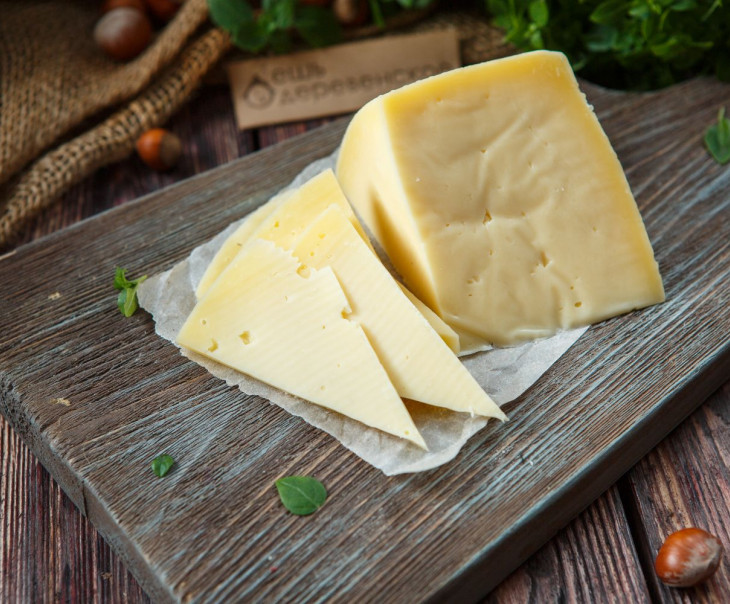 662 Сыр "Большеволжский" Вкусляндия  - Вид №1