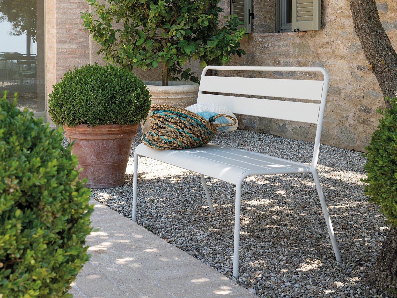 Металлическая штабелируемая садовая скамейка со спинкой Vermobil ARCH-00126375 - Вид №3