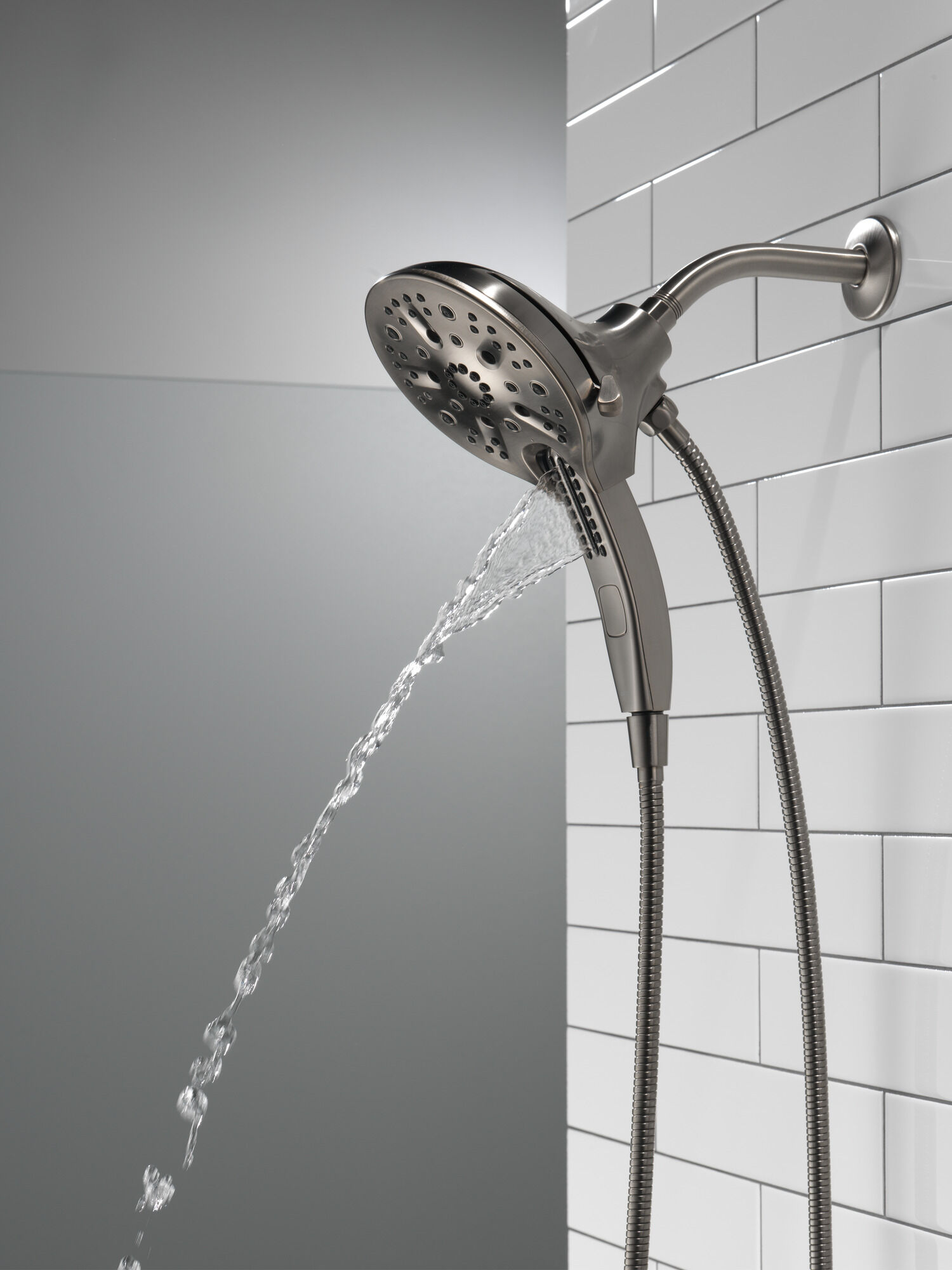 58620-KS25-PK In2ition® H2Okinetic® Душ два в одном с 5 настройками Delta Faucet Universal Showering Черный нержавеющий  - Вид №15