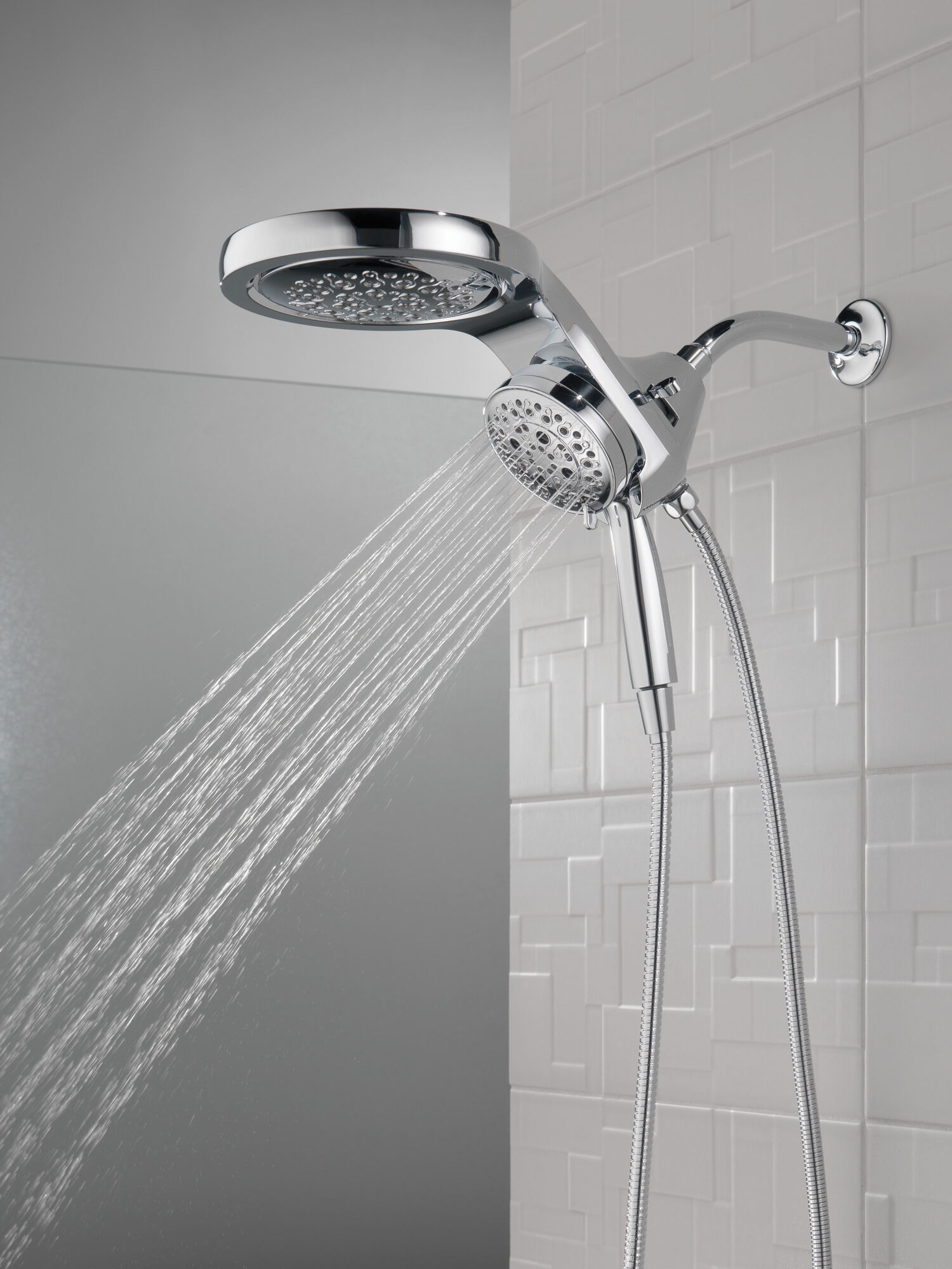 58680-25 HydroRain® H2Okinetic® 5-регулировочная душевая лейка два в одном Delta Faucet Universal Showering Хром  - Вид №14