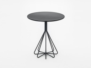 Круглый металлический стол для контракта