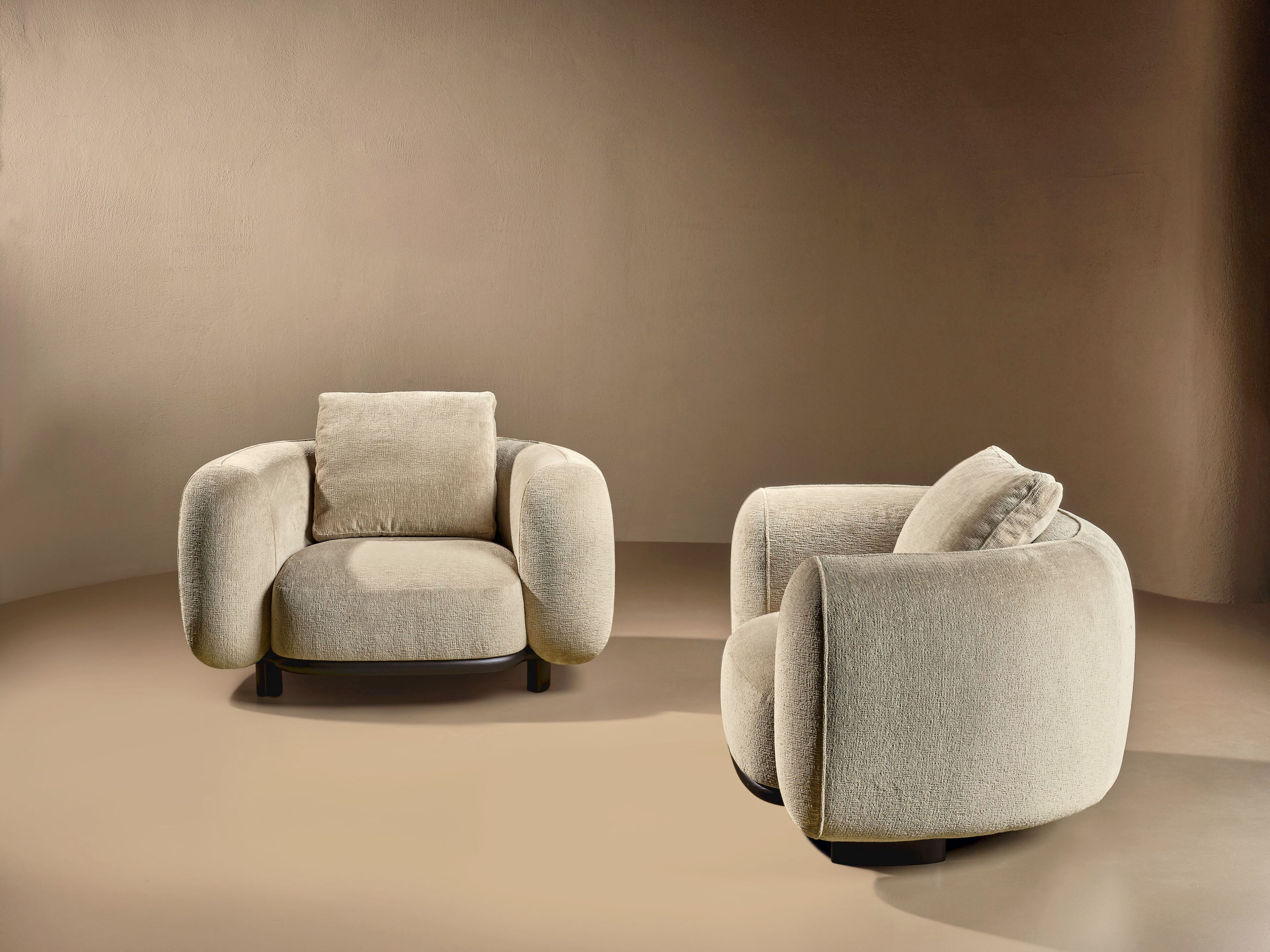 Тканевое кресло с подлокотниками и деревянной основой Naturedesign Home ARCH-00010199 - Вид №1