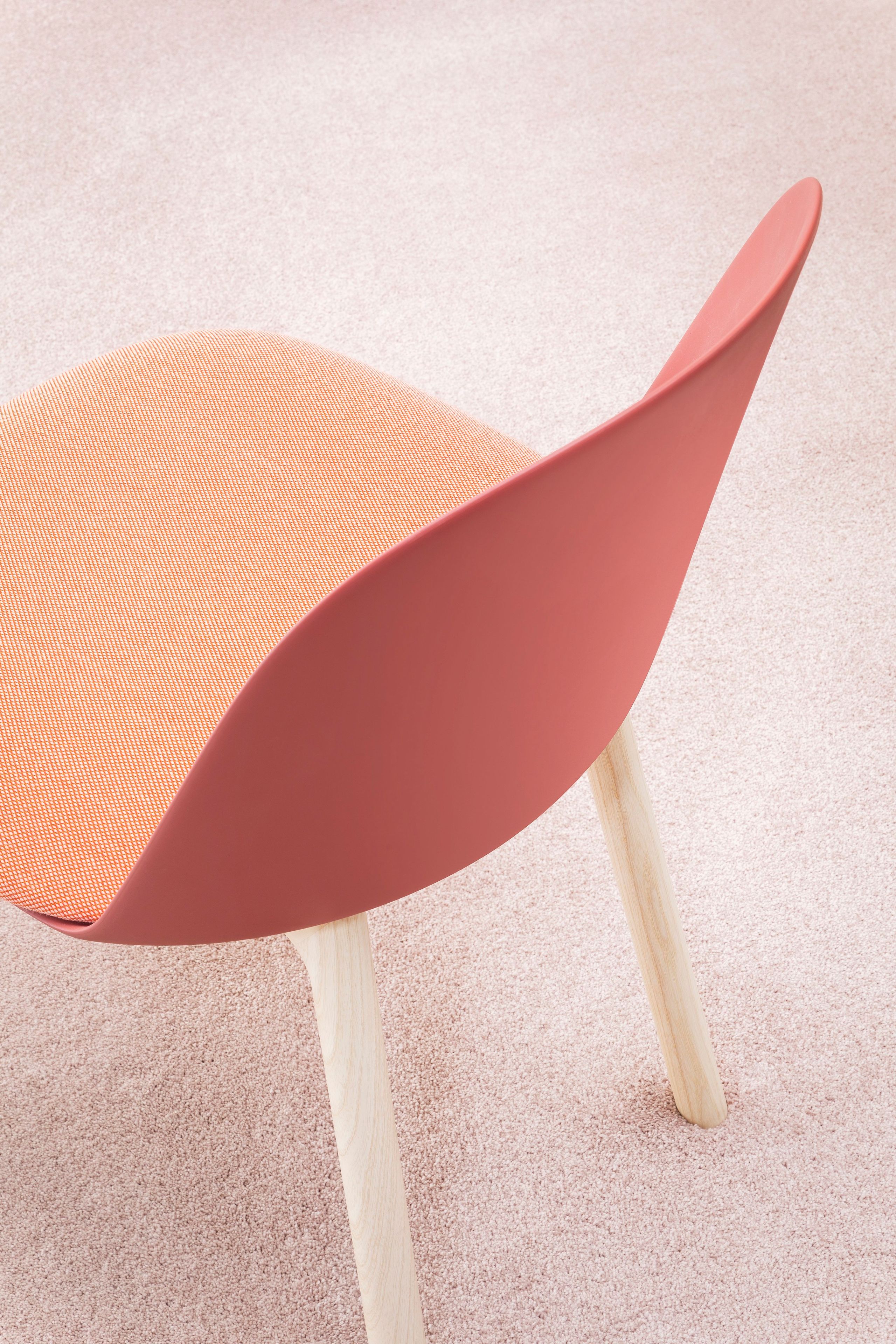 Стул со встроенной подушкой и деревянными ножками Miniforms Mariolina ARCH-00019373 - Вид №3