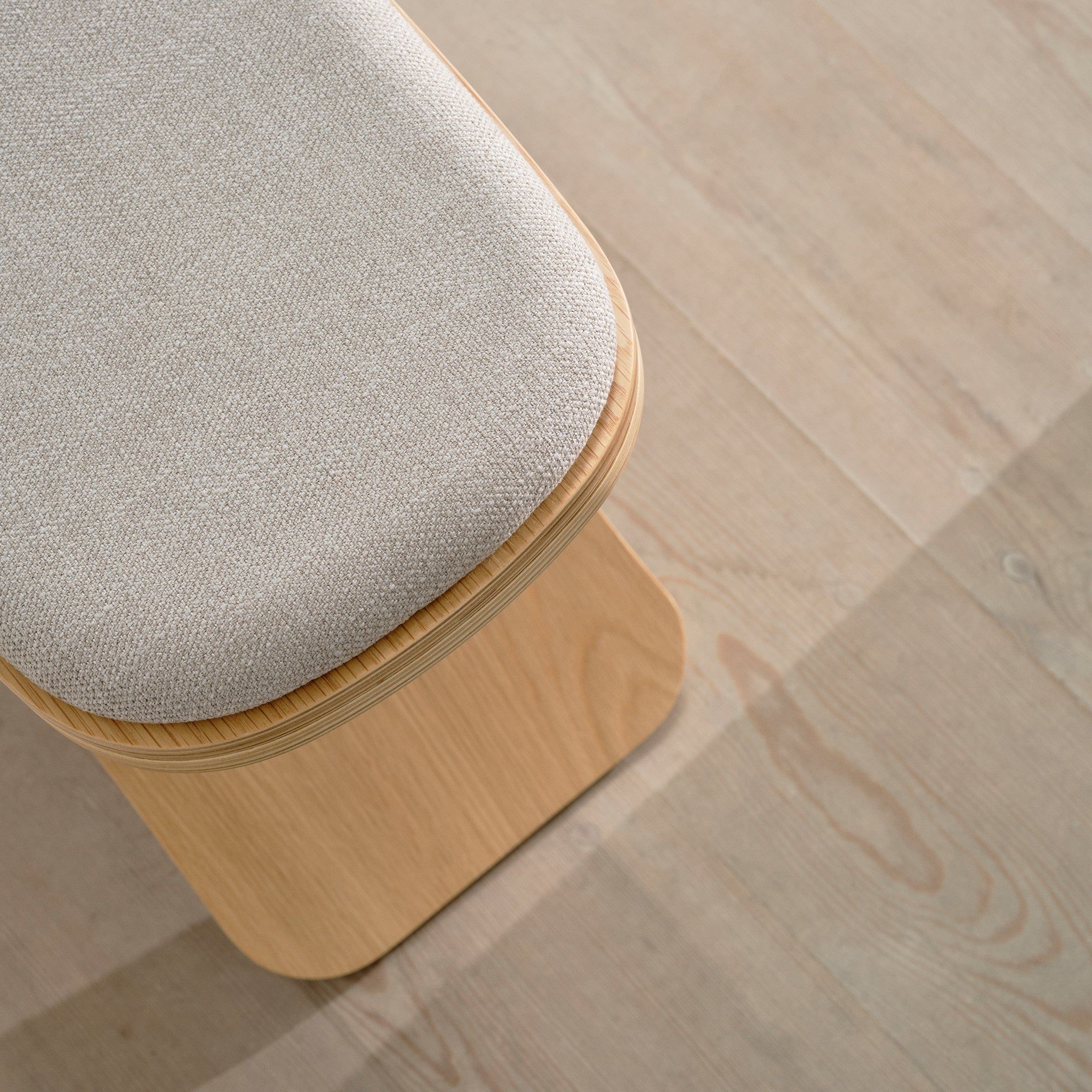 Дубовый табурет с тканевым сиденьем Gejst Luno ARCH-00151658 - Вид №4