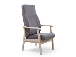 Тканевое кресло с подлокотниками