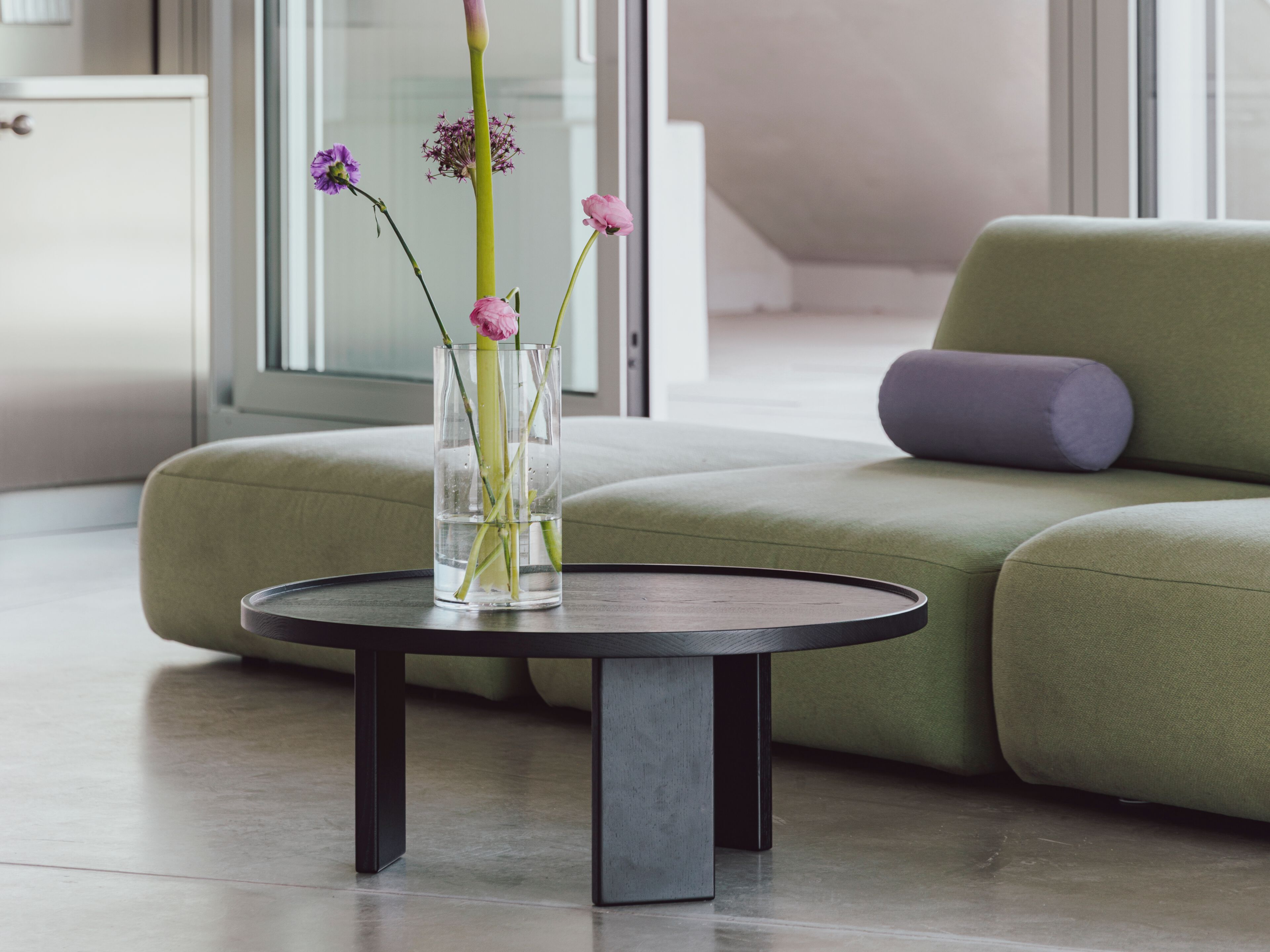 Круглый деревянный журнальный столик Noah Living Piet ARCH-00071003 - Вид №3