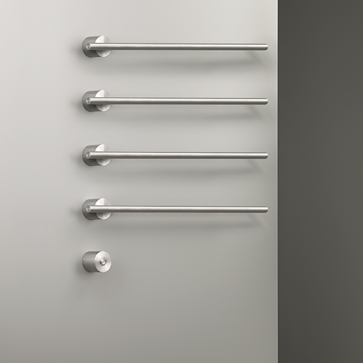 Электрический полотенцесушитель Л. 580 мм, кнопка питания включена  EQB14 CEADESIGN  - Вид №2