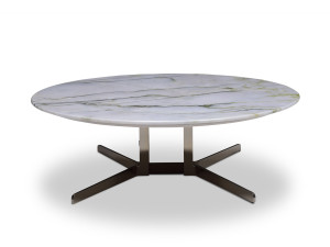 Низкий круглый журнальный столик с мраморной столешницей