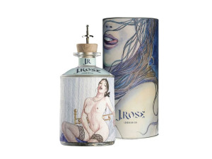 Бутылка джина с этикеткой ручной работы