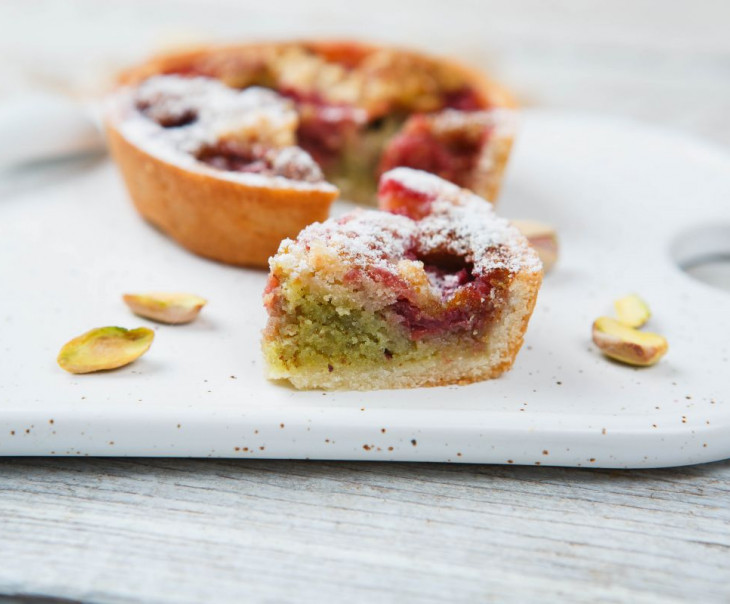 2040 Тарталетка с вишней и фисташковым кремом Вкусляндия  - Вид №1