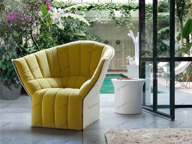 Ligne Roset Кресло с обивкой из ткани с подлокотниками Moël sun-id-1385897