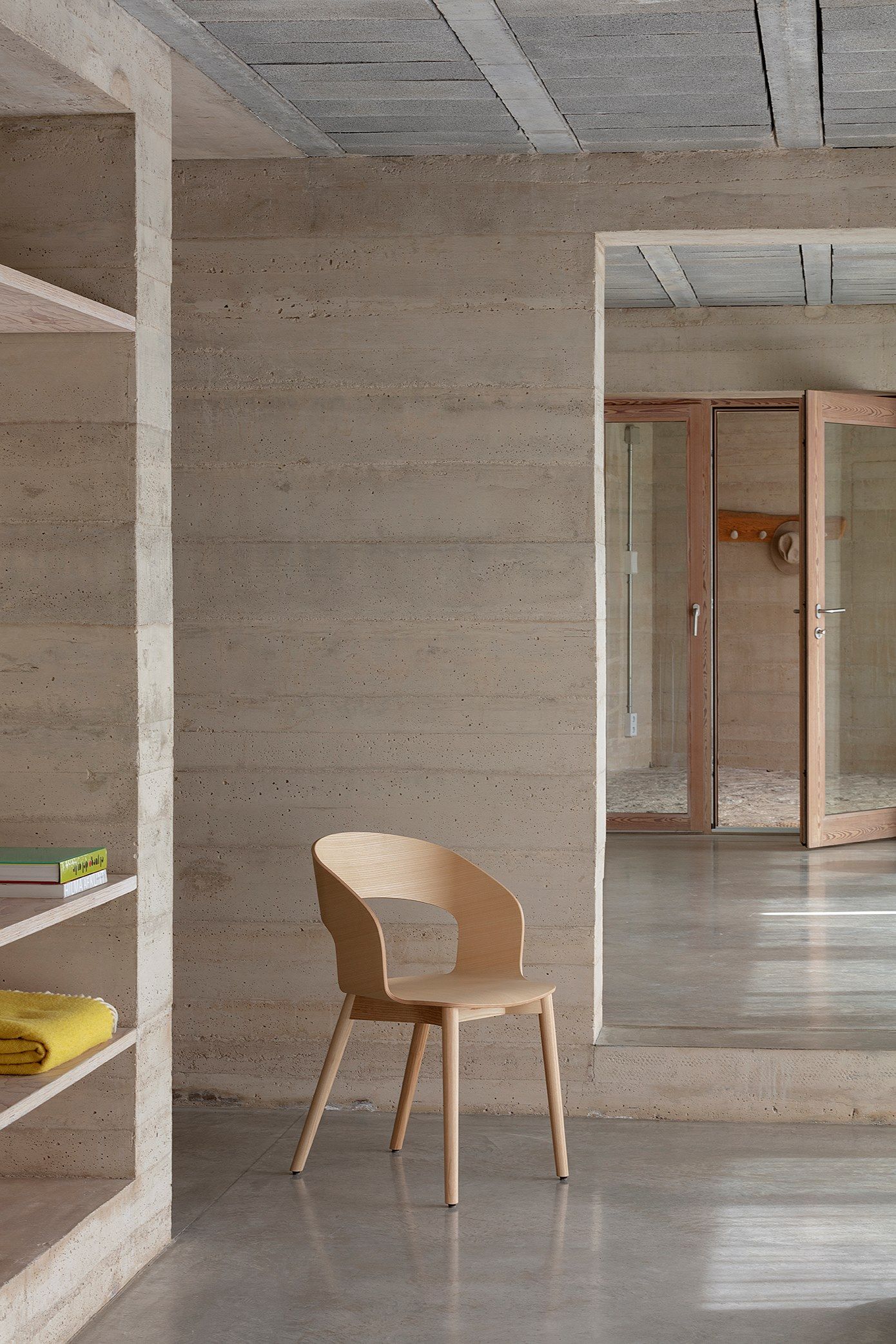 Стул из ясеня с подлокотниками Vergés Goose ARCH-00122147 - Вид №13