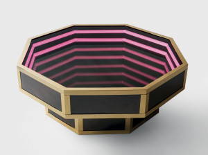 Восьмиугольный журнальный столик