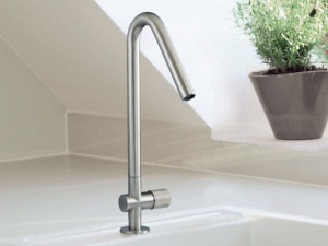 Однорычажный смеситель для кухни из нержавеющей стали