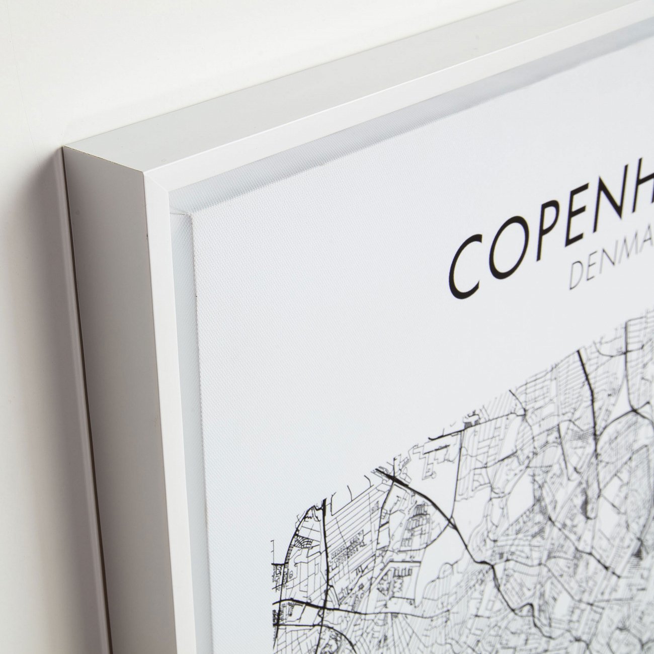 Картина на холсте 70х50 см белая Uptown Copenhague от La Forma LA FORMA UPTOWN 343094 Белый;черный  - Вид №1