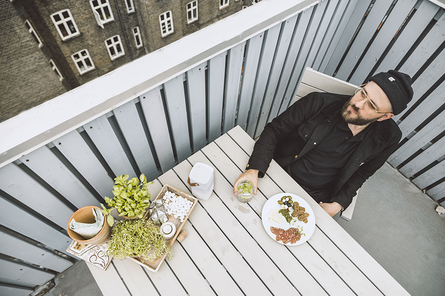 Колонка беспроводная с подсветкой aGLOW белая KREAFUNK KFHS01 - Вид №2