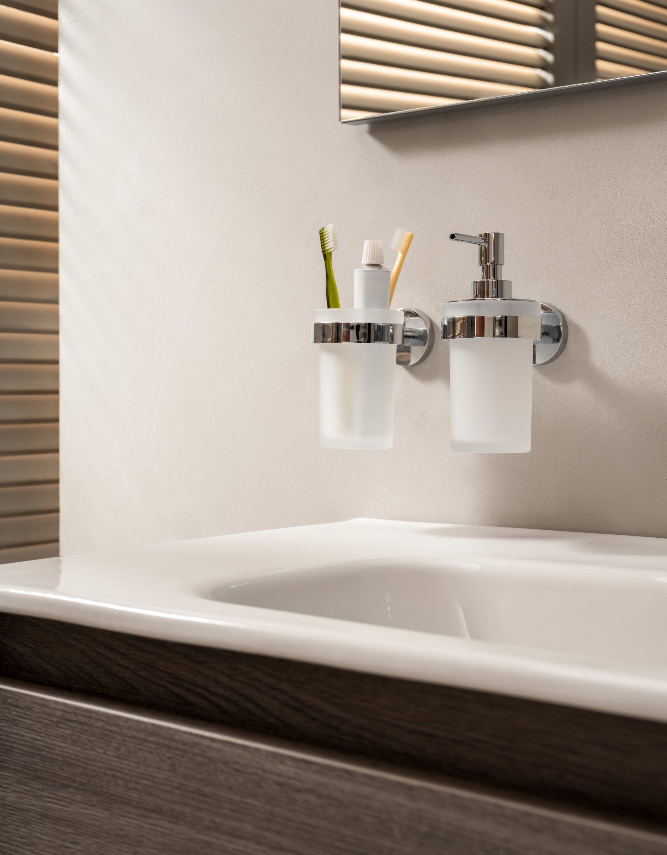 Стеклянный настенный держатель зубной щетки Roca Compas ARCH-00006061