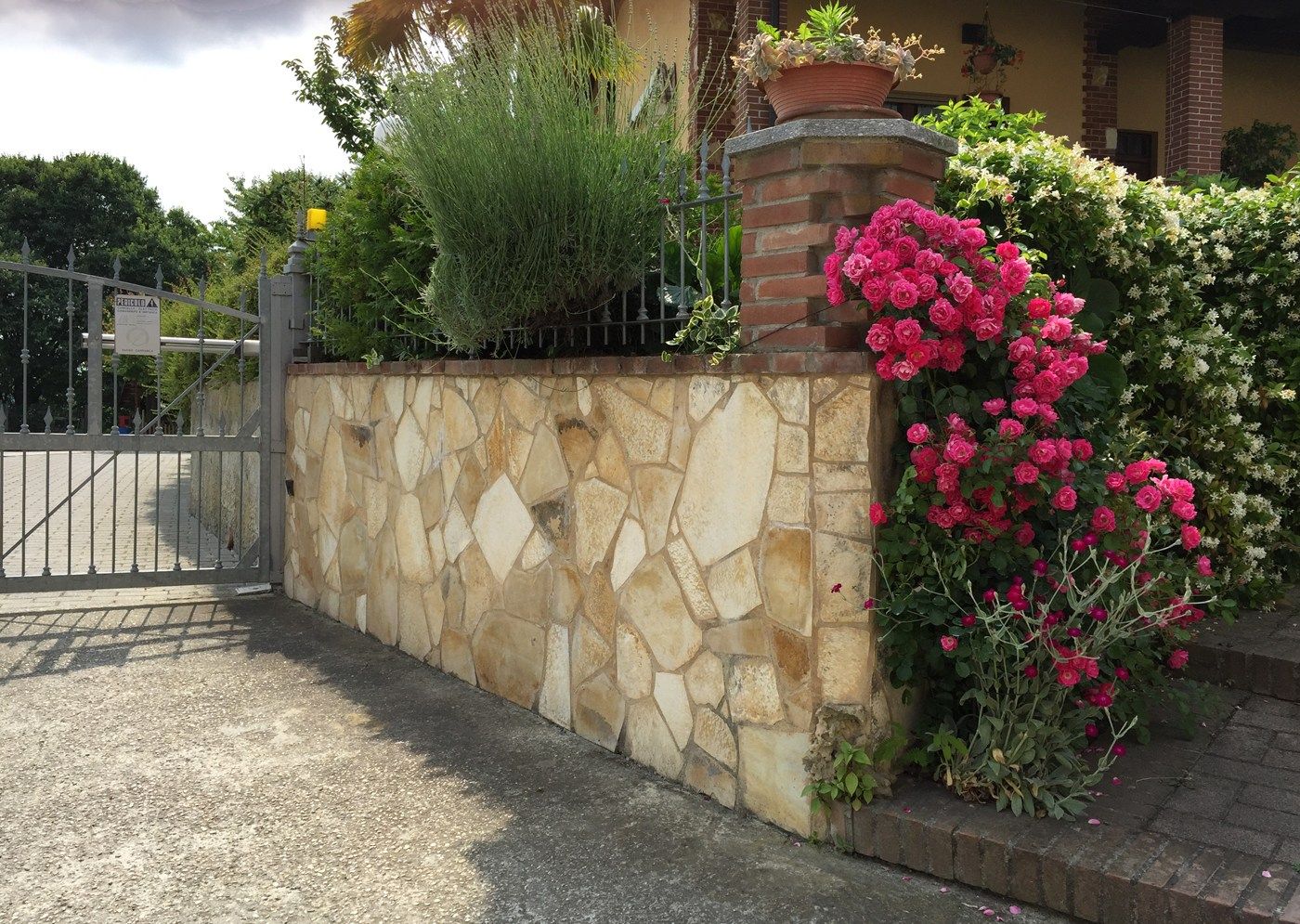 Натуральный каменный элемент для фасада B&B Rivestimenti Naturali камень ARCH-00085214 - Вид №3