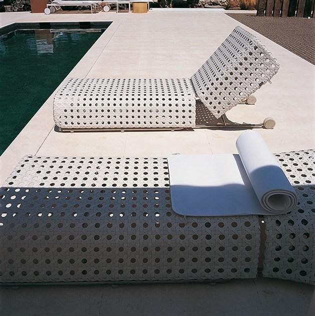 B&B Italia Outdoor Откидной полиэтиленовый садовый лежак на колесиках Canasta sun-id-1452269 - Вид №2