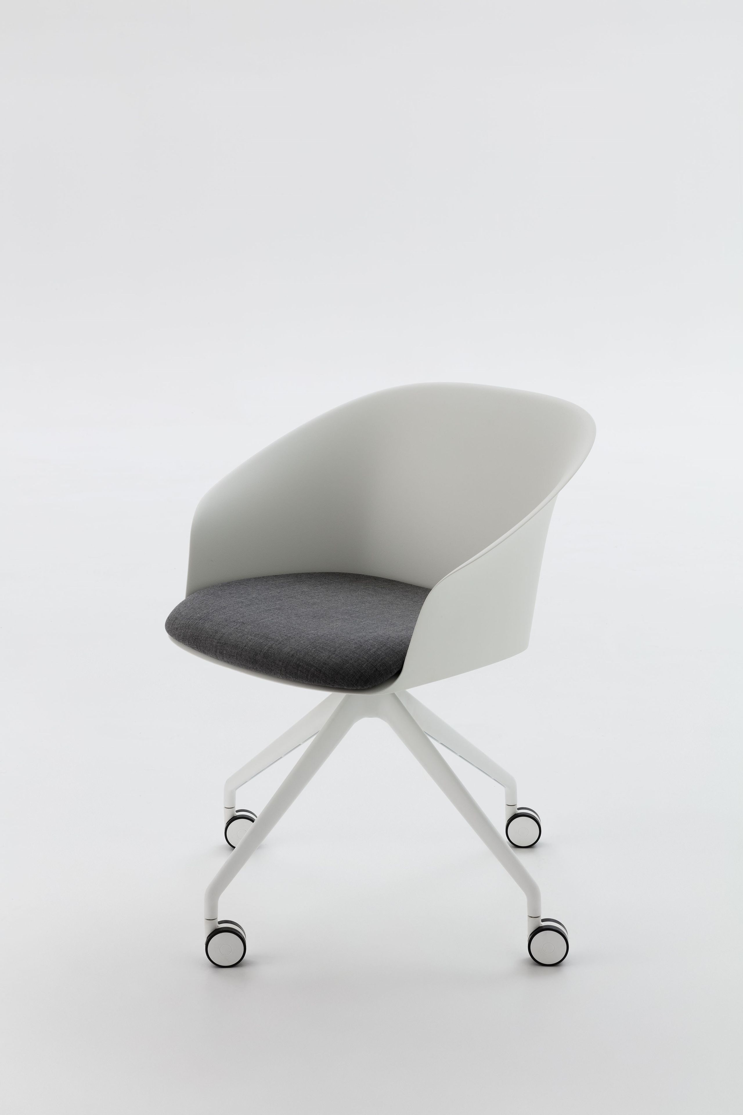 Вращающееся офисное кресло из полипропилена с колесами Crassevig Finna ARCH-00075747 - Вид №1