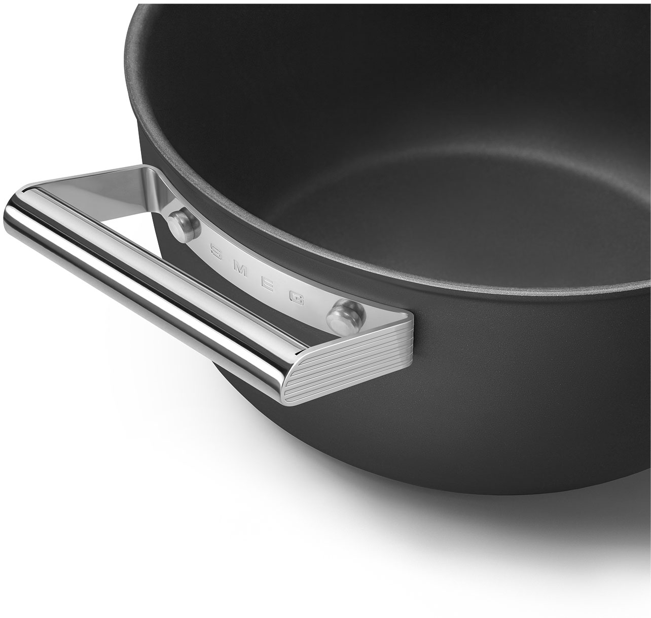CKFC2411BLM Посуда / кастрюля с двумя ручками и крышкой 24 см, чёрная SMEG  - Вид №8