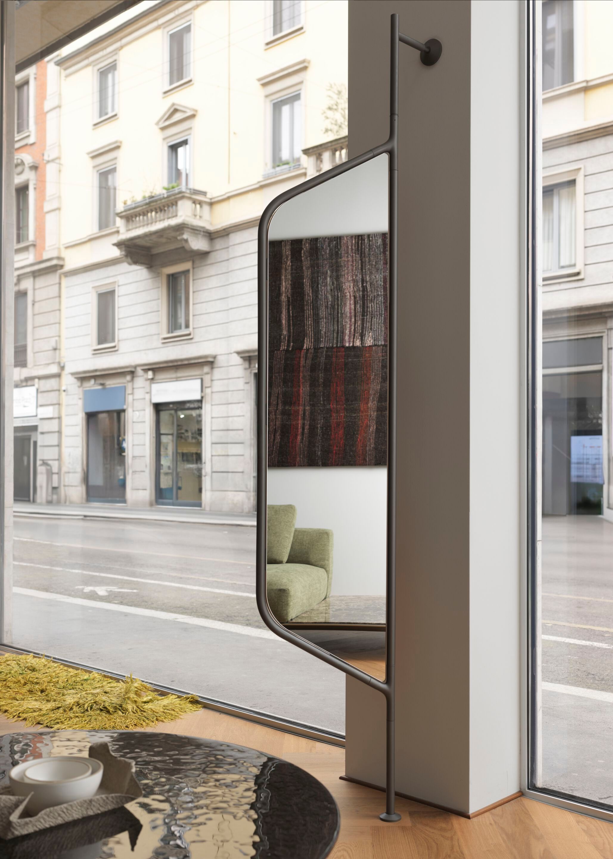 Зеркало с металлическими и кожаными полками Casamania & Horm BEBEL ARCH-00083863