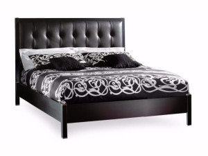 Двуспальная кровать с мягким изголовьем