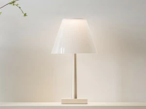 Rotaliana Светодиодная настольная лампа из поликарбоната Dina