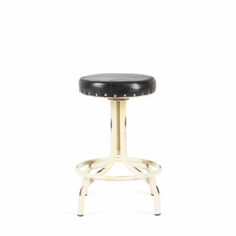 081125 Низкий табурет Francisco Segarra Broker Santreyd  - Вид №1