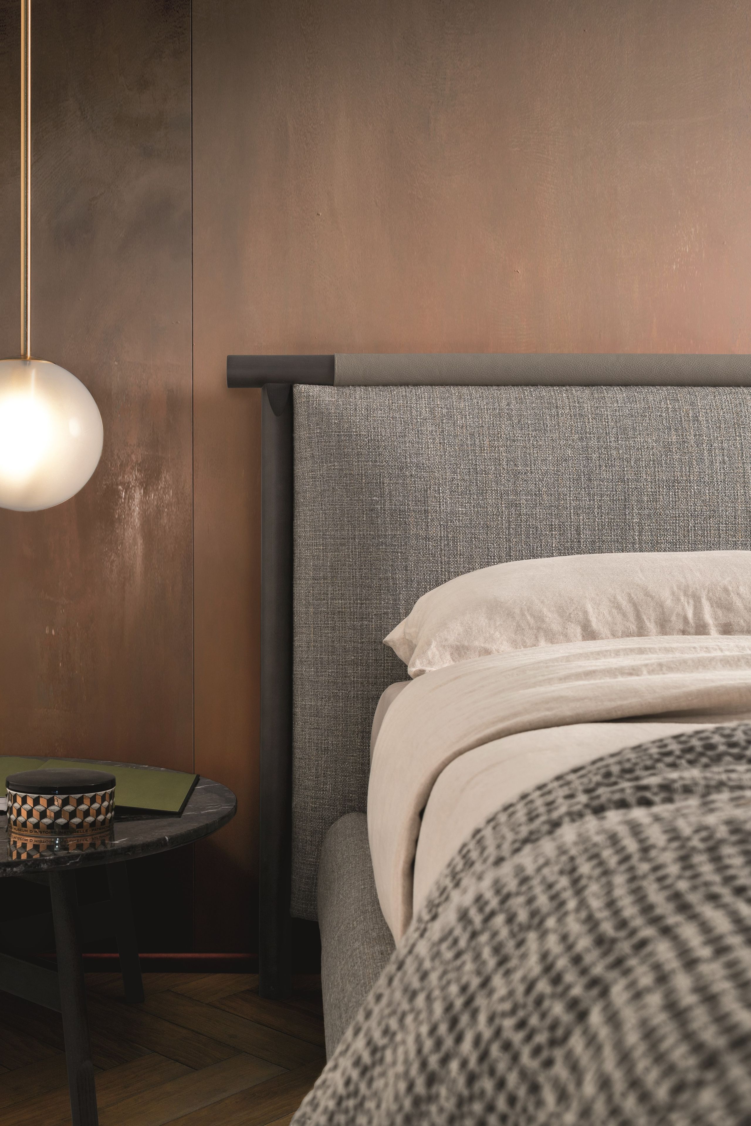 Тканевая кровать с мягким изголовьем Ditre Italia NATHAN ARCH-00064961