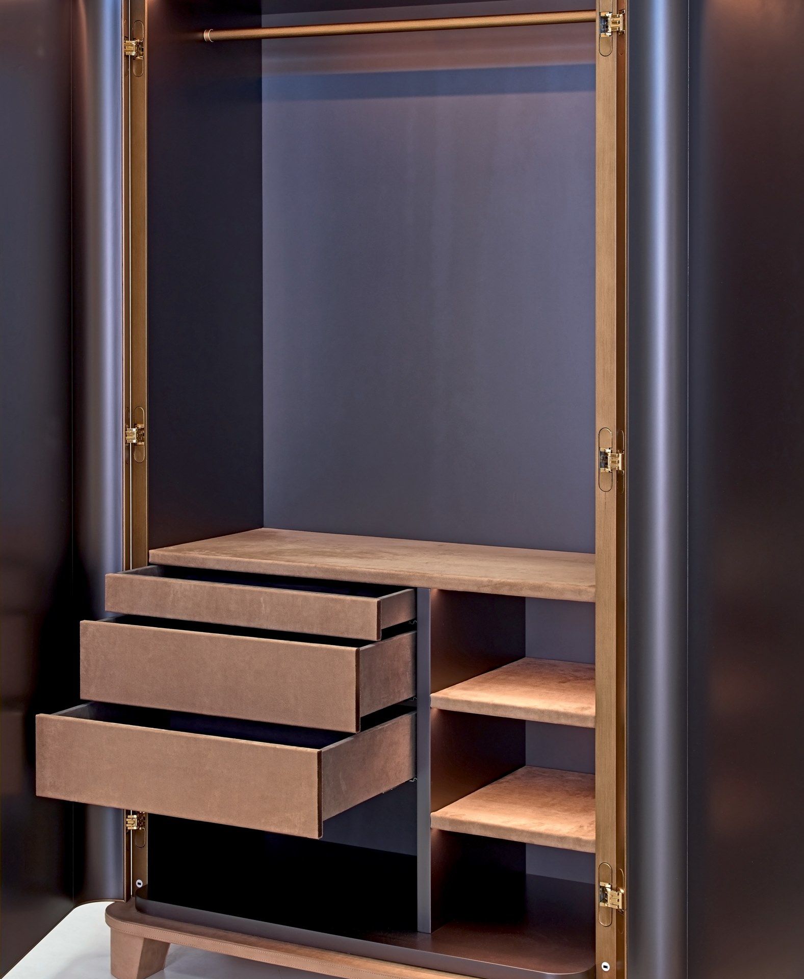 Кожаный шкаф Sicis Dongiovanni ARCH-00115801 - Вид №4