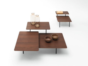 Многослойный садовый столик