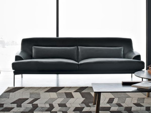 Кожаный диван