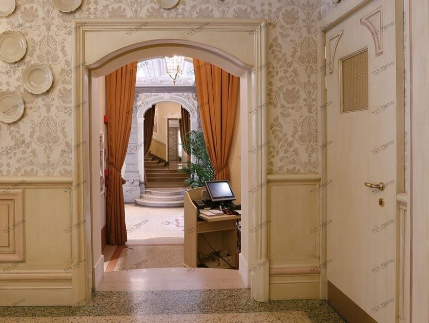 Arnaboldi Interiors Лакированная деревянная дверь sun-id-1405764