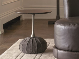 Круглый деревянный журнальный столик