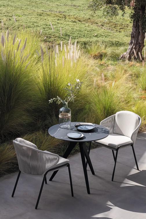 MNST985 Обеденный стол teak nero ⌀125см Manutti Torsa - Вид №4