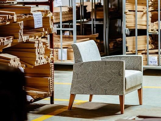 JMS Кресло из ткани с подлокотниками Cassis M 282 - Вид №1