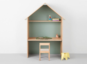 Детский письменный стол с регулируемой высотой