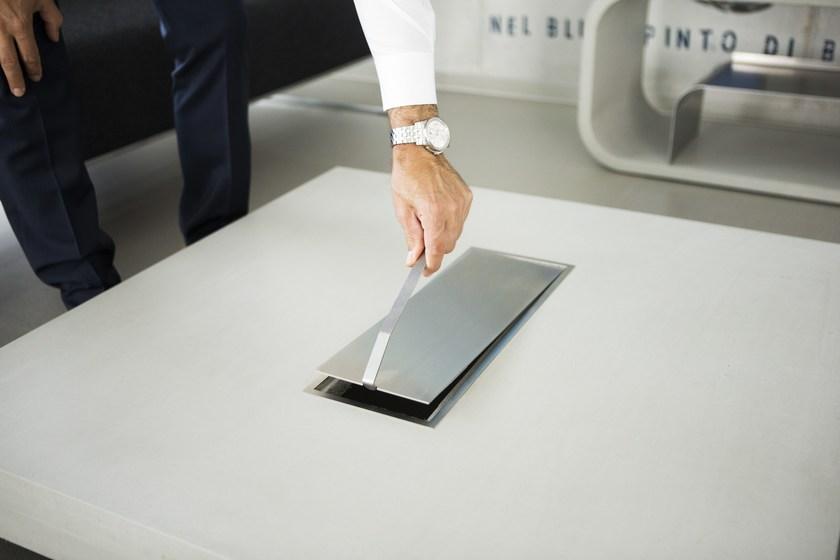 CO33 Камин / журнальный столик из бетона Tabula B1.1 - Вид №5