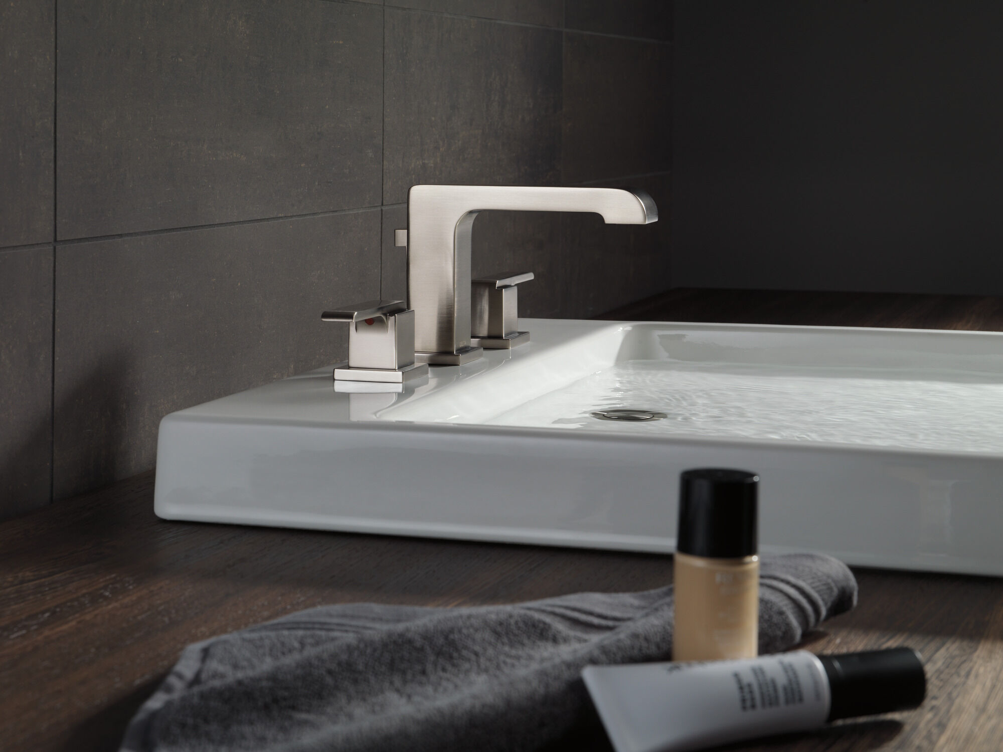 3567-SSMPU-DST Смеситель для ванной комнаты с двумя ручками Delta Faucet Ara Нержавеющая сталь - Вид №2