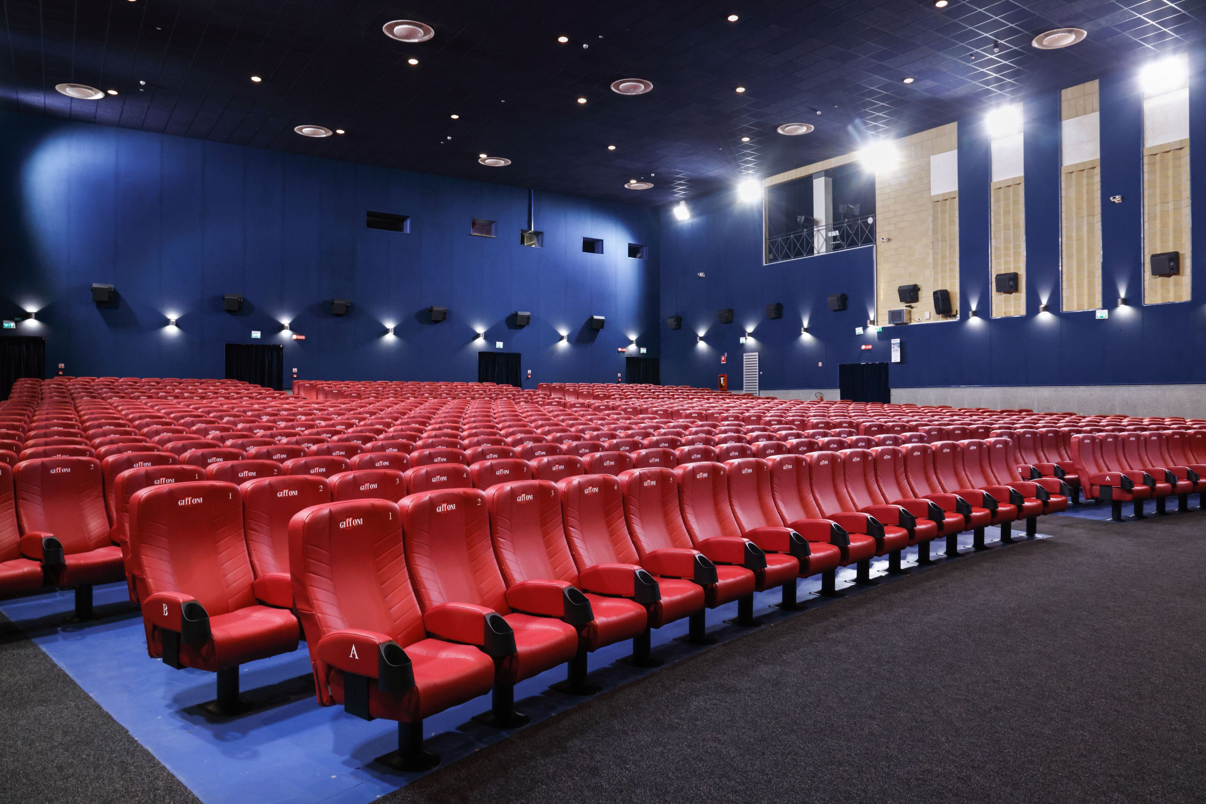 Тканевое кресло для кинотеатра CINEARREDO CONFORT ARCH-00123259 - Вид №5