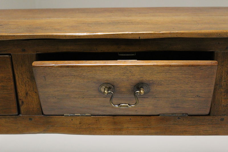 0043-02 Низкий сервер с коническими ножками ijlbrown  - Вид №3