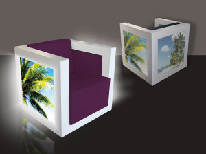 Светящееся кресло из ПВХ с подлокотниками